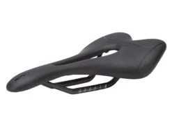 GUB - 1166 - Sadel - T700 Carbon - 3K Karbonram - Road - 124 Gram - Svart